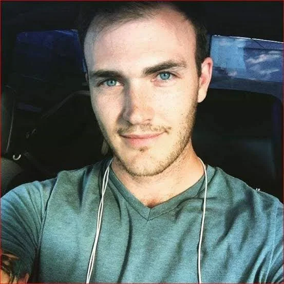 New here and hoping to meet more g@ys like me 
Also interested in females also